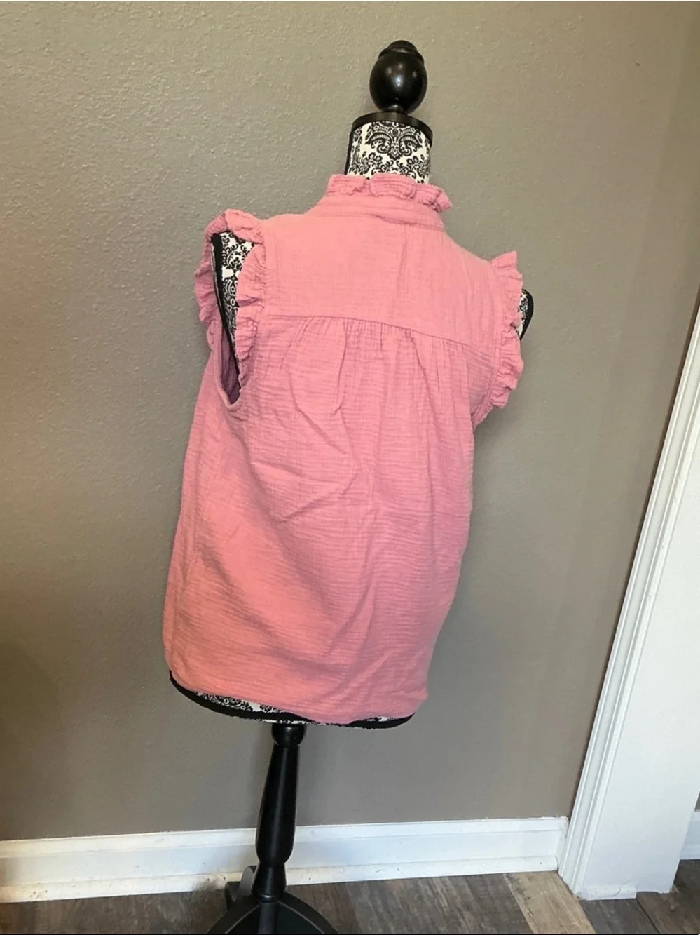 J. Crew Pink Ruffle Cap Sleeve Buttoned Camisole Size S
